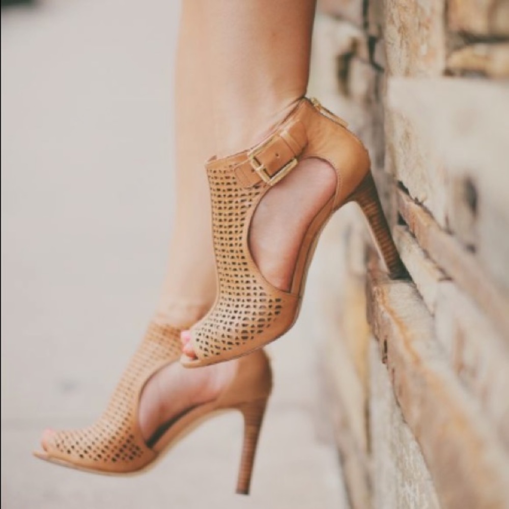 louise et cie olivia cutout bootie in metallic - Picture 5 of 5